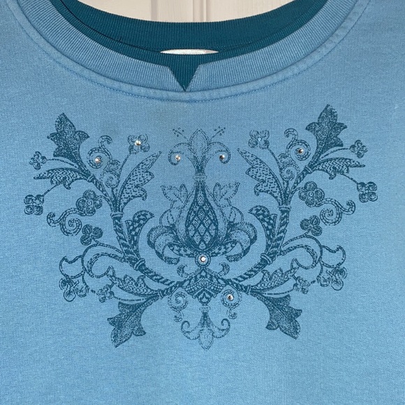 3/$30 Northern Reflections Sweater - Picture 3 of 5